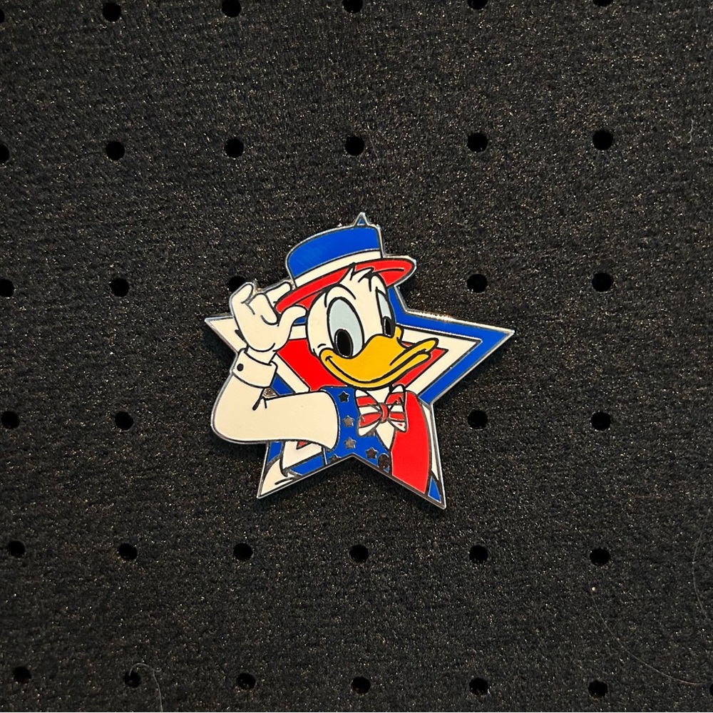 Donald Duck Patriotic PIn